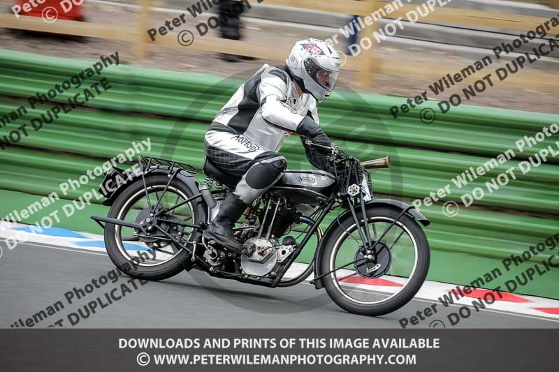 Vintage motorcycle club;eventdigitalimages;mallory park;mallory park trackday photographs;no limits trackdays;peter wileman photography;trackday digital images;trackday photos;vmcc festival 1000 bikes photographs
